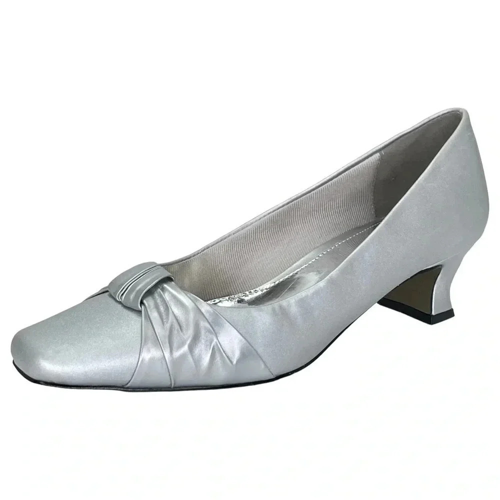 Easy Street Womens Heels 9M Waive Silver Satin